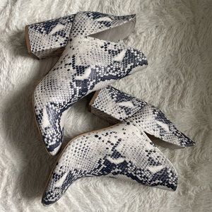 Steve Madden Snake print booties
